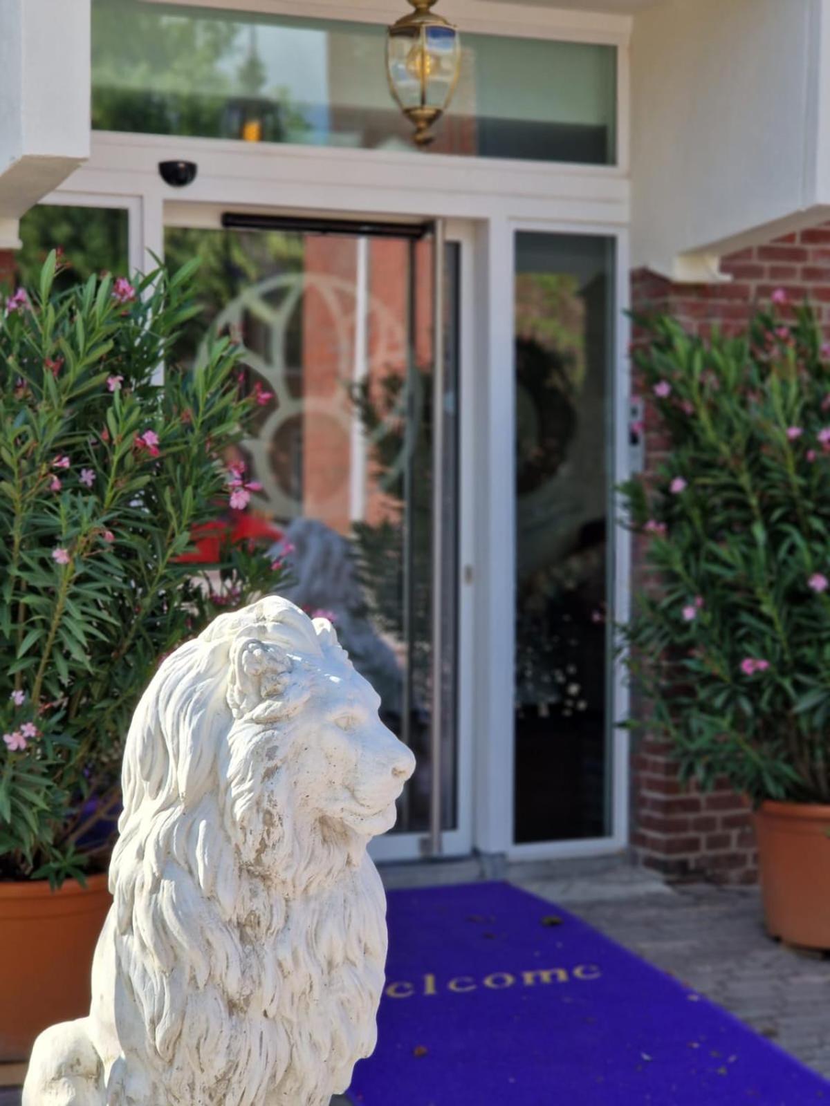 Chasse Hotel Residency Амстердам Екстериор снимка
